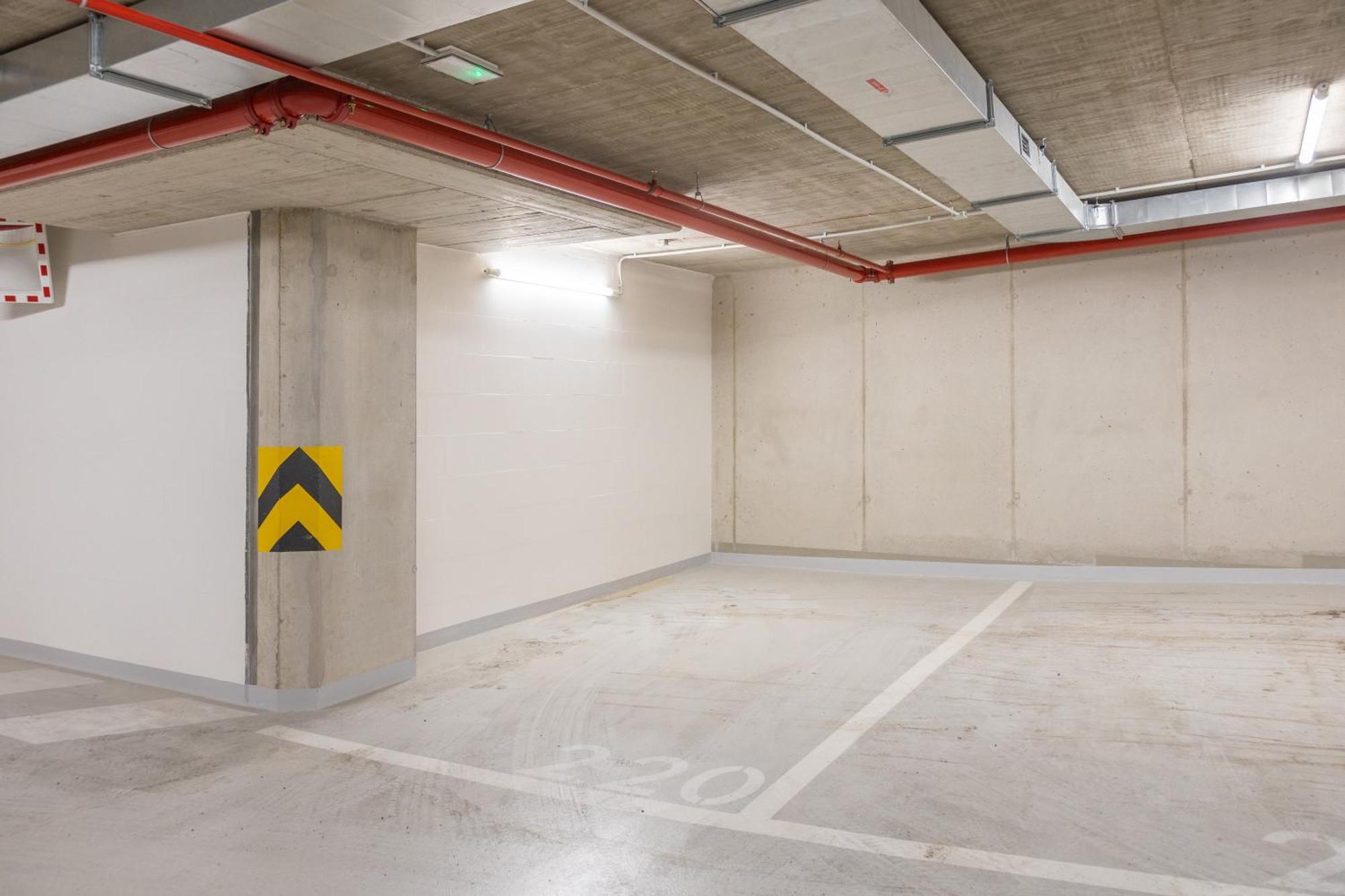 Days - 2bdr - Balcony - Garage Parking - Easy Center Access Apartment Prague